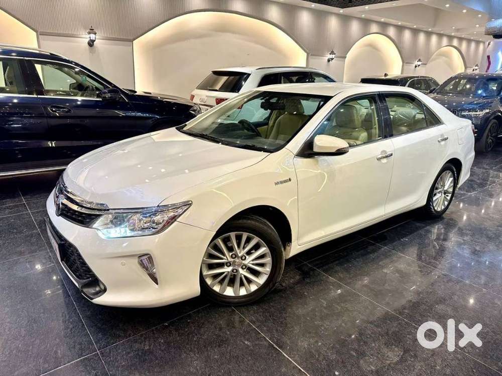 Toyota Camry 2.5 Hybrid, 2016