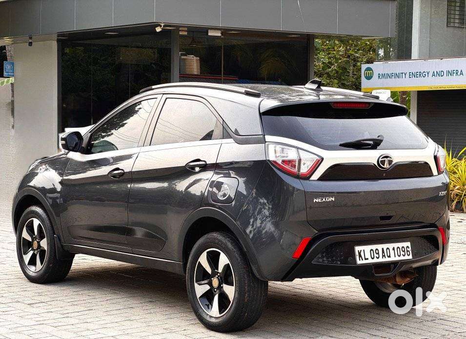 Tata Nexon 1.2 Revotron Xza Plus (o) Amt, 2018, Petrol