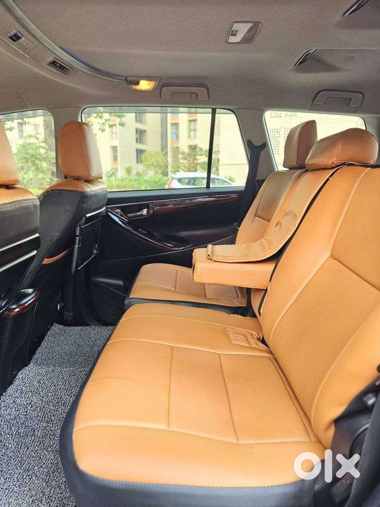 Toyota Innova Crysta 2.4 V, 2016, Diesel