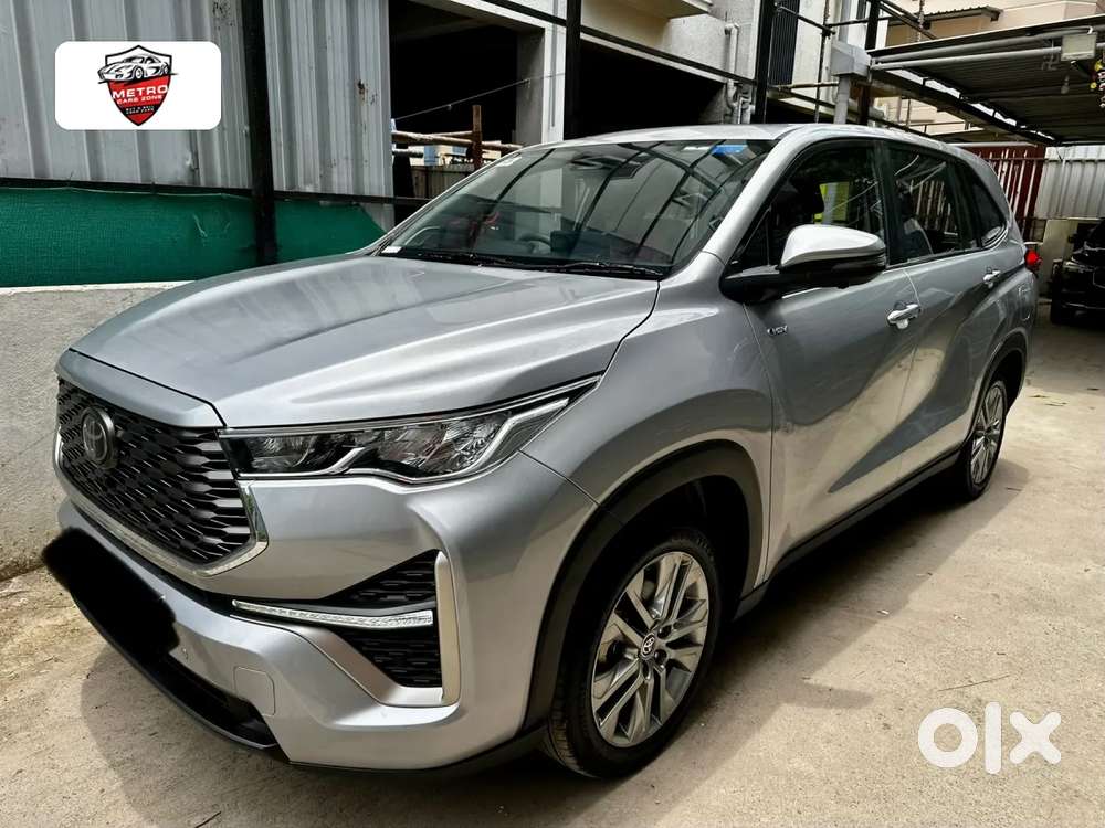 Toyota Innova Hycross 2.0 Zx (o) Hybrid 7 Str, 2025, Petrol