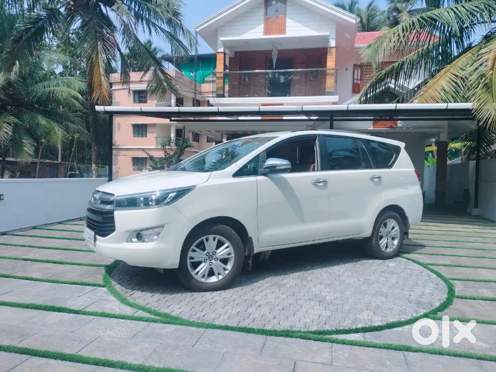 Toyota Innova Crysta 2016 Diesel Well Maintained