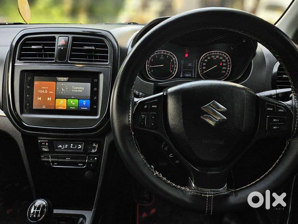Maruti Suzuki Brezza 1.5 Zxi Smart Hybrid, 2020, Petrol