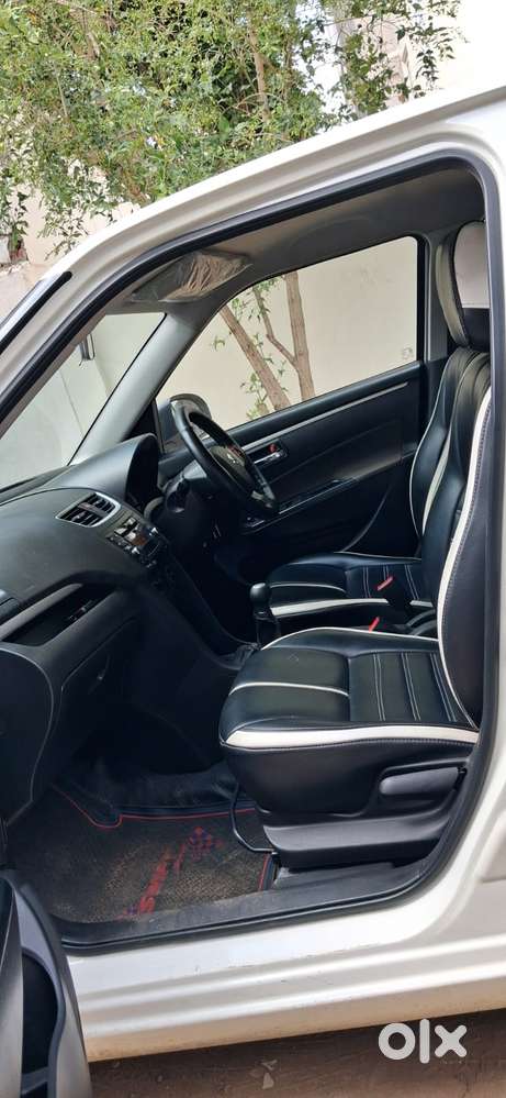 Maruti Suzuki Swift Vxi With Abs, 2016, Petrol