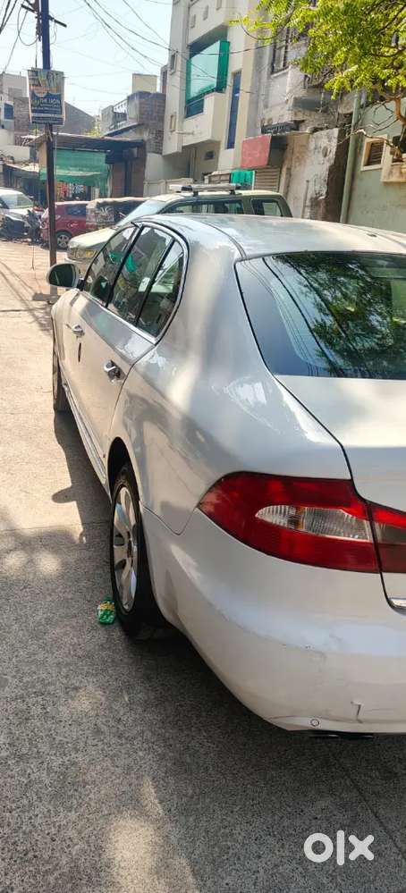 Skoda Superb 2011 Diesel 186000 Km Driven