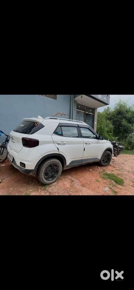 Hyundai Venue Petrol 2021