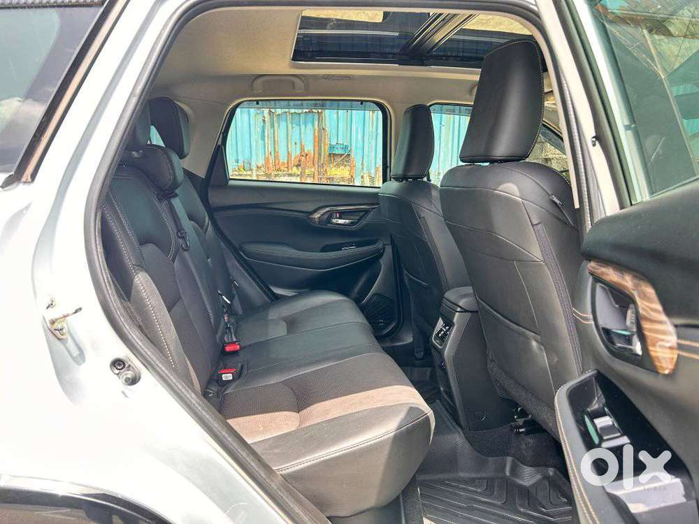 Maruti Suzuki Grand Vitara 1.5 Alpha Plus Intelligent Hybrid Ecvt, 2..