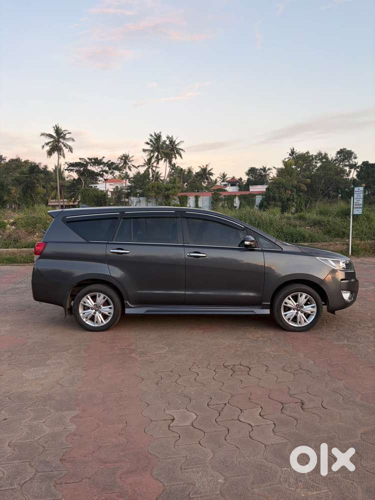 Toyota Innova Crysta 2.4 V, 2017, Diesel