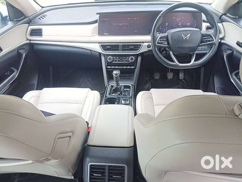 Mahindra Xuv700 Ax7 Luxury Pack Awd, 2022, Diesel