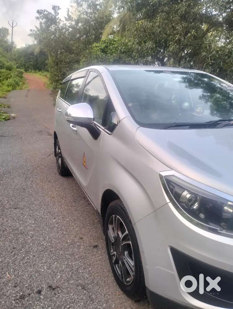 Mahindra Marazzo Diesel 2020