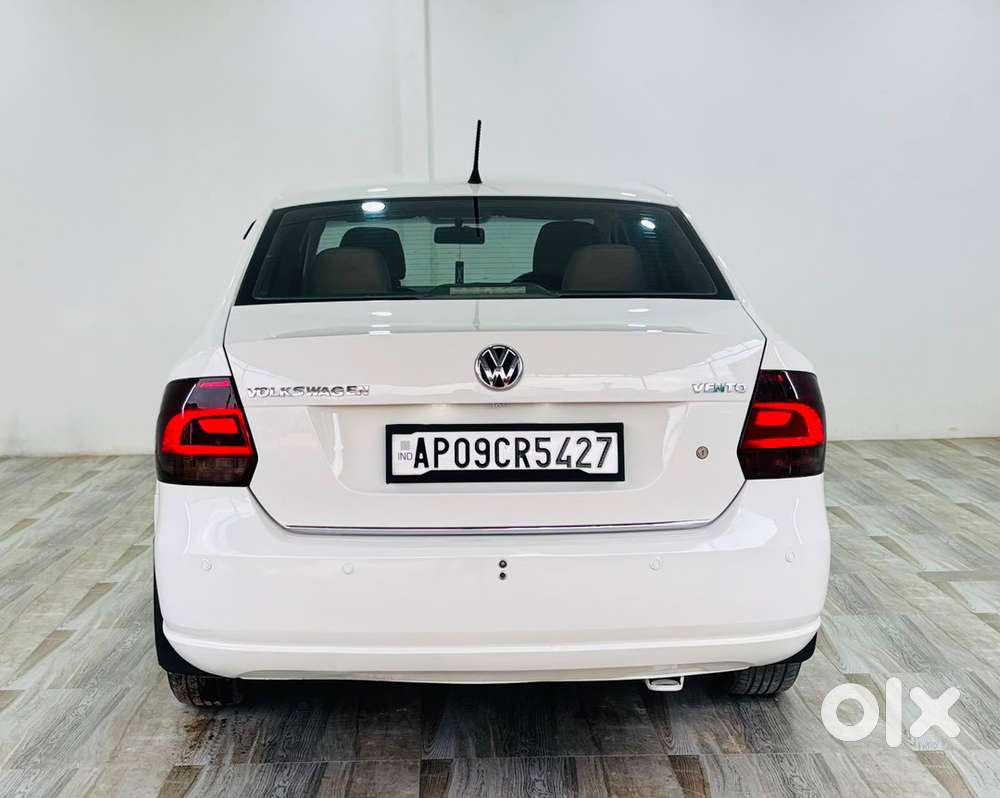 Volkswagen Vento 1.6 Highline (automatic)