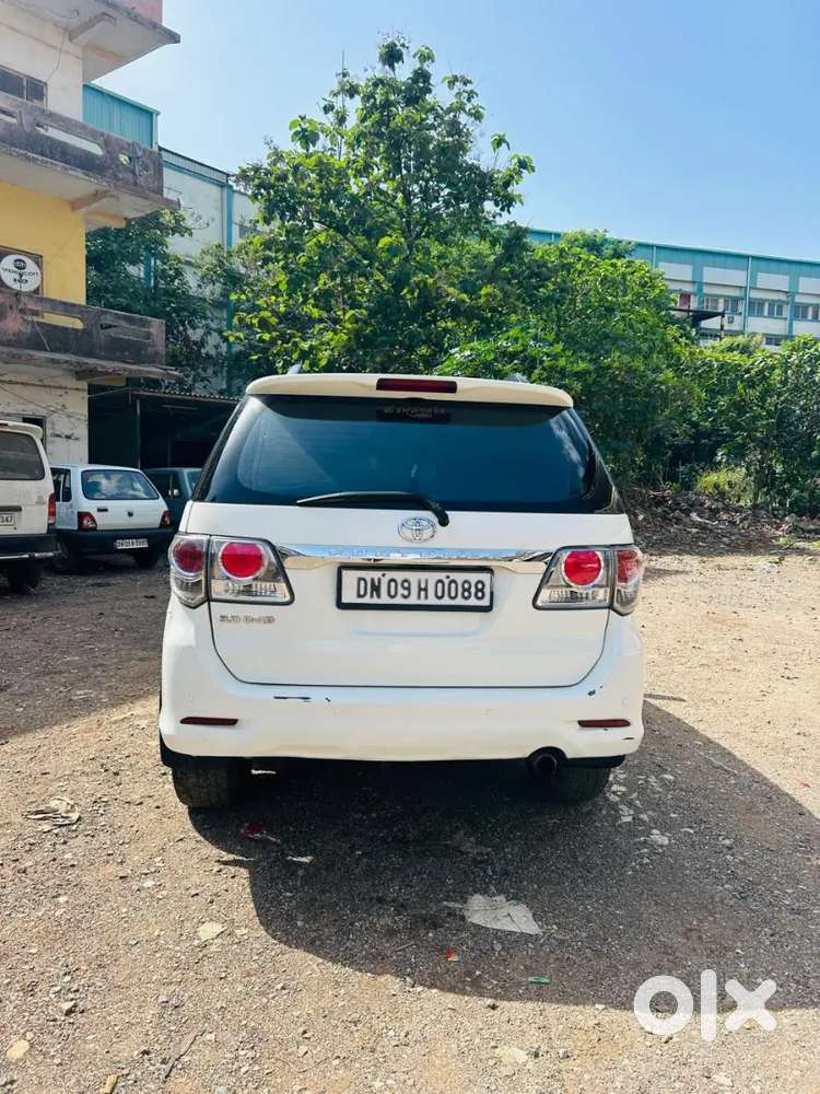 Toyota Fortuner Legender 2012 Diesel 125000 Km Driven