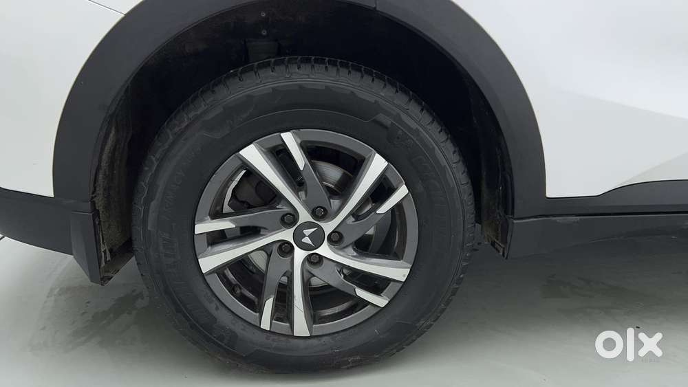 Mahindra Xuv700 2.2 Ax 5 Diesel At 7 Str, 2023, Diesel