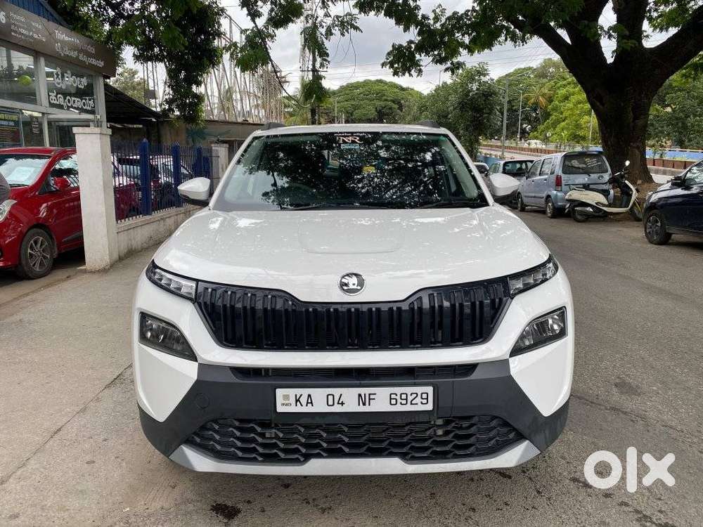 Skoda Kylaq Signature, 2025, Petrol