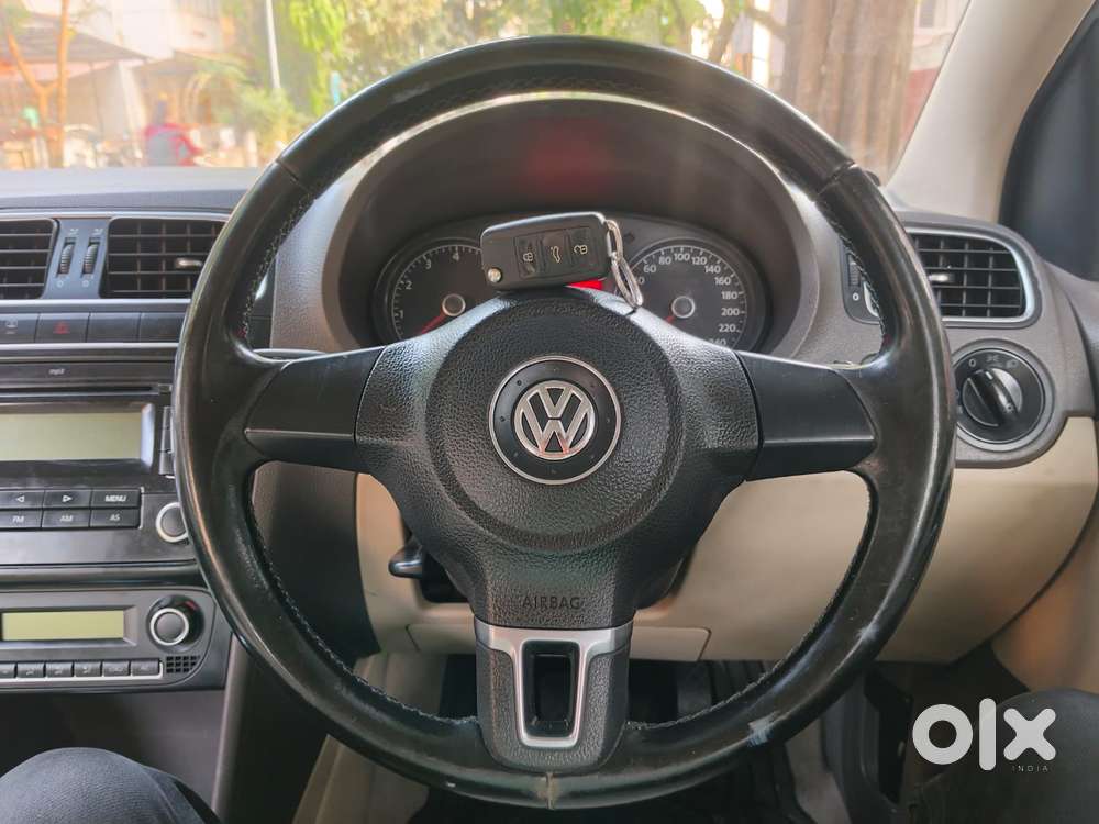 Volkswagen Vento 2010-2013 Petrol Highline, 2011, Petrol