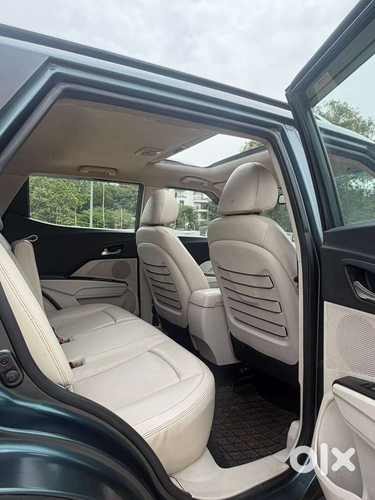 Mahindra Xuv300 W8 Option Dual Tone Diesel, 2019, Diesel