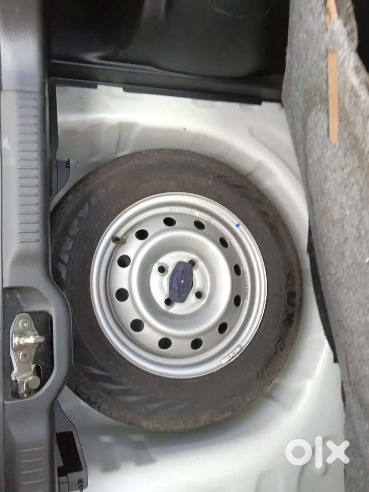 Maruti Suzuki Swift Petrol 2023