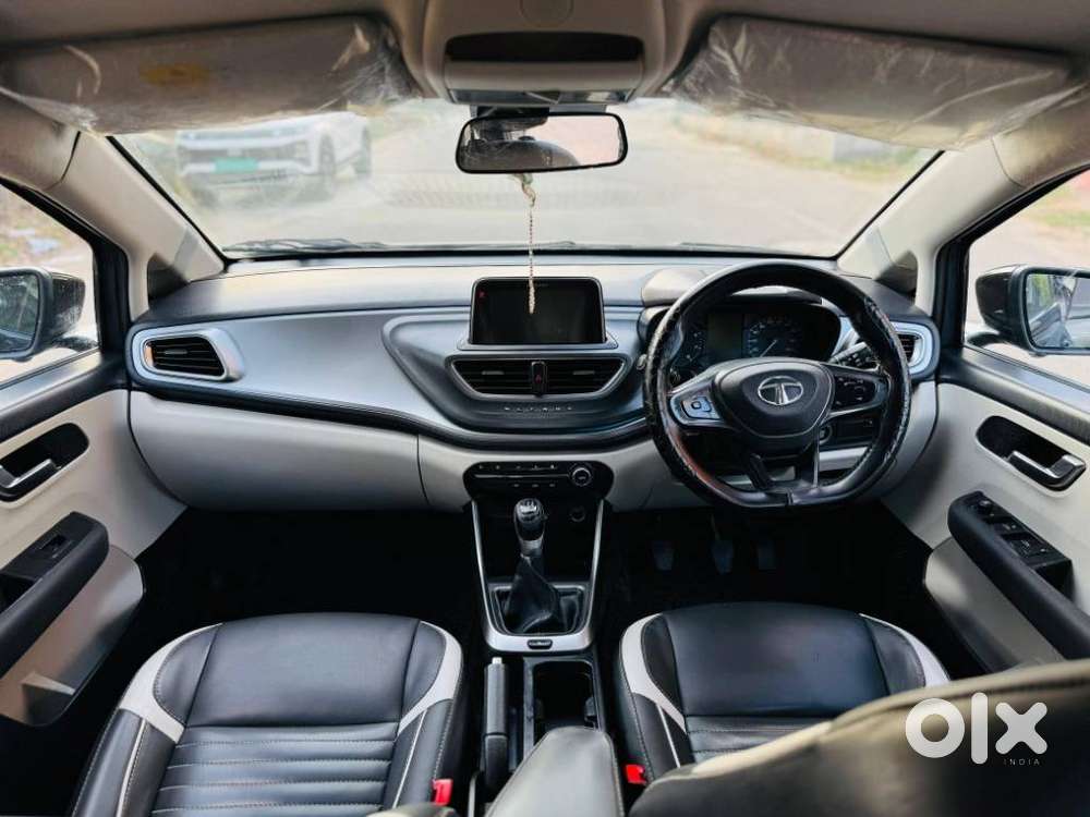 Tata Altroz, 2022, Petrol