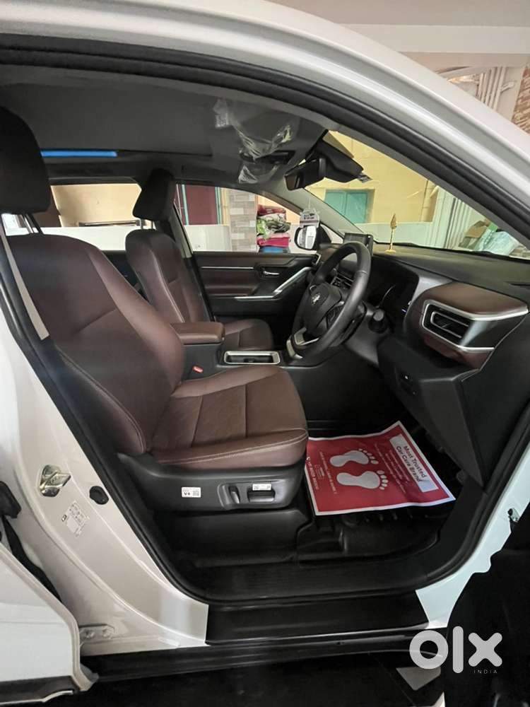 Toyota Innova Hycross 2025 Hybrid