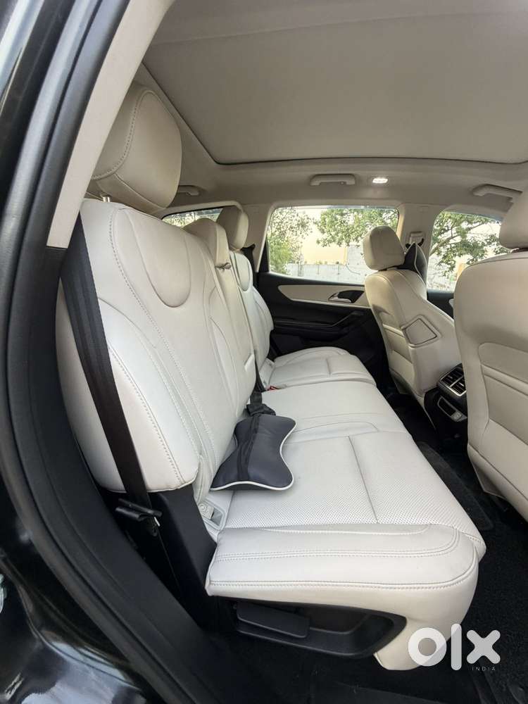 Mahindra Xuv700 2.2 Ax 7 Diesel At Str Awd, 2024, Diesel