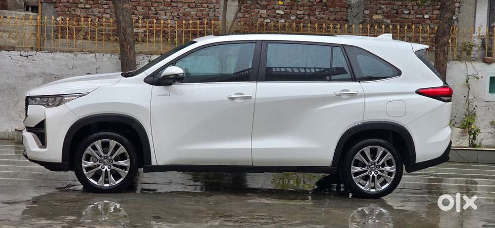 Toyota Innova Hycross 2.0 Zx (o) Hybrid 7 Str, 2024, Petrol