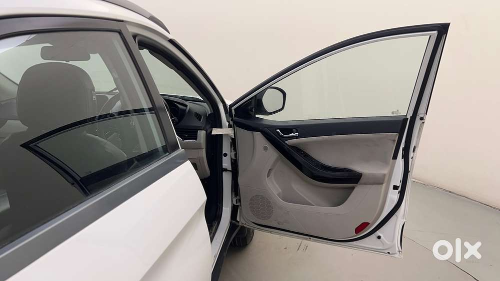 Tata Nexon 1.5 Revotorq Xza Plus S Amt, 2022, Petrol