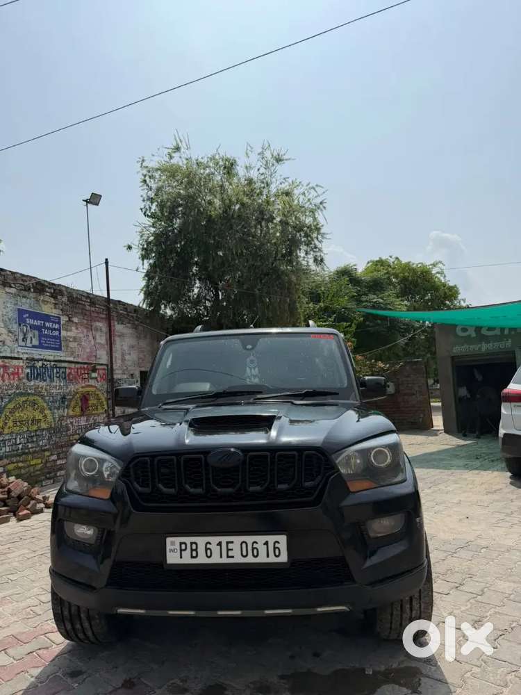 Mahindra Scorpio 2017 Variant S10