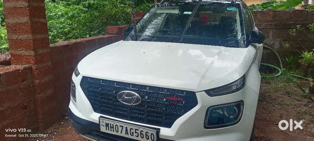 Hyundai Venue 2021 Petrol Well Maintained