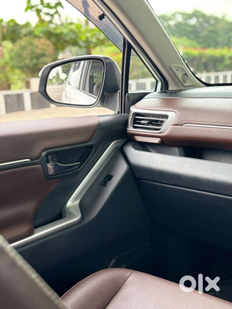 Toyota Innova Hycross 2.0 Zx (o) Hybrid 7 Str, 2024, Petrol
