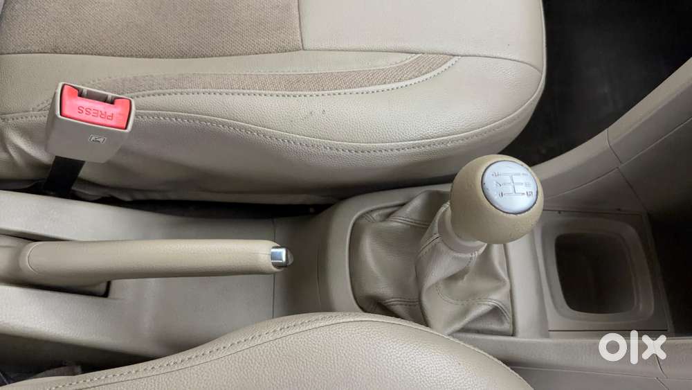 Maruti Suzuki Swift Dzire 1.2 Zxi Bsiv, 2014, Petrol