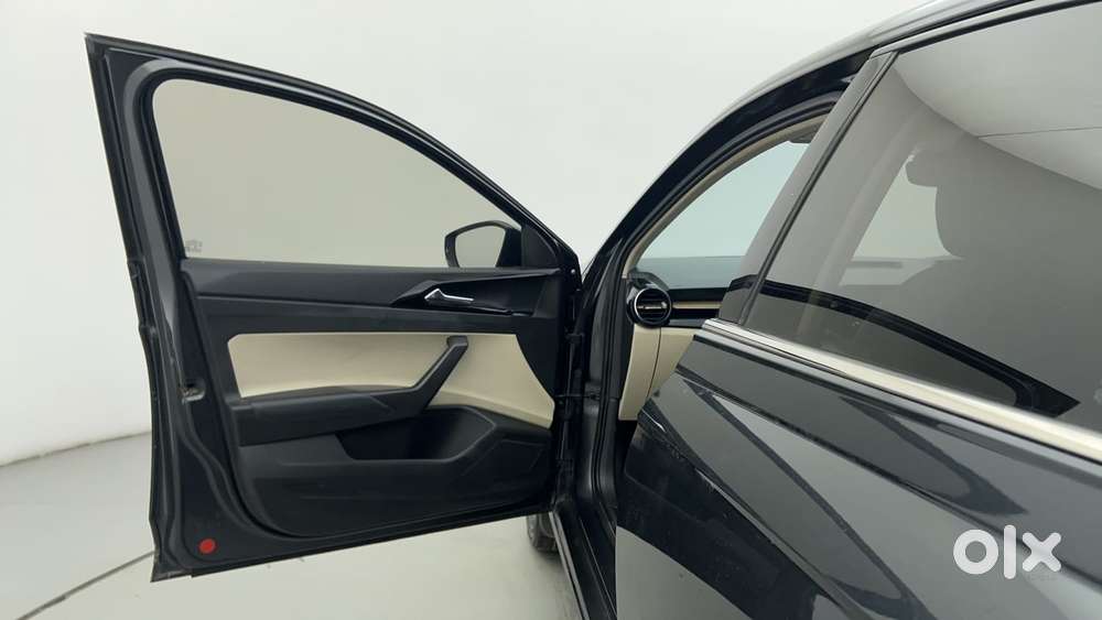 Skoda Slavia Style 1.0l Tsi Mt, 2023, Petrol