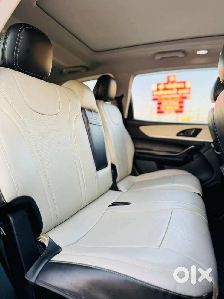 Mahindra Xuv700 2.2 Ax 5 Diesel At 7 Str, 2022, Diesel