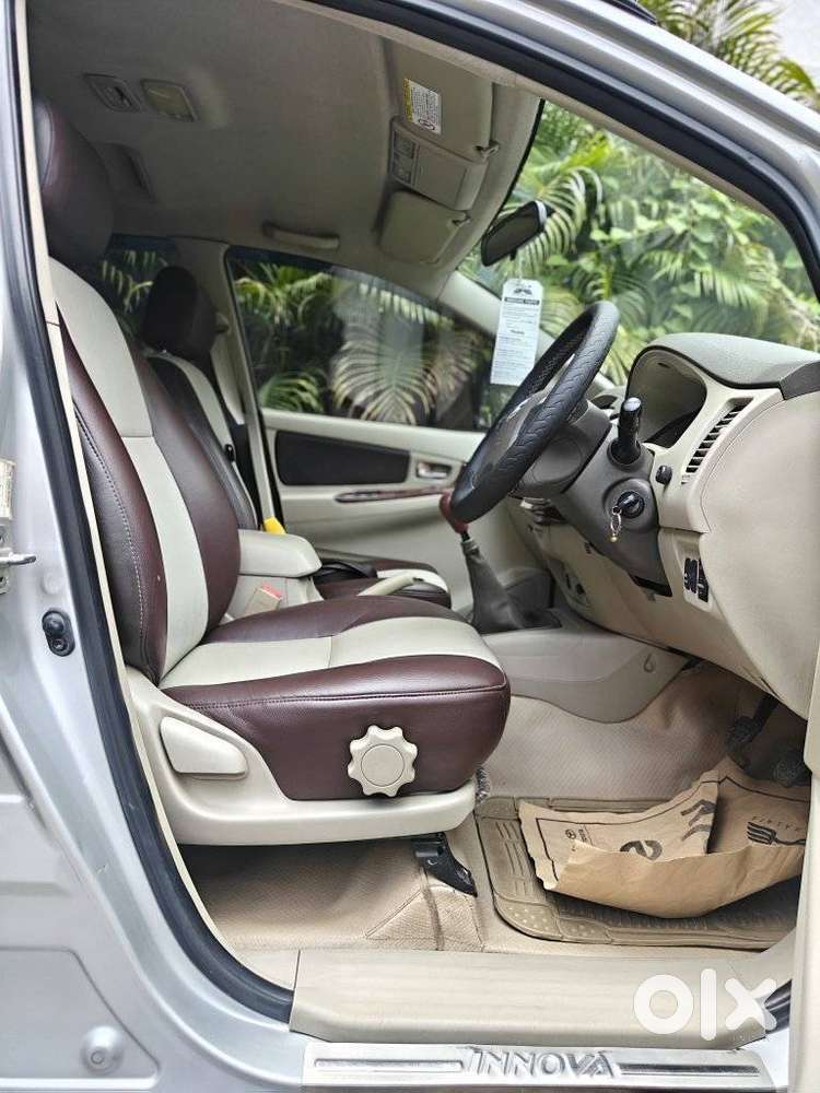 Toyota Innova 2.5 Vx (diesel) 8 Seater Bs Iv, 2013, Diesel