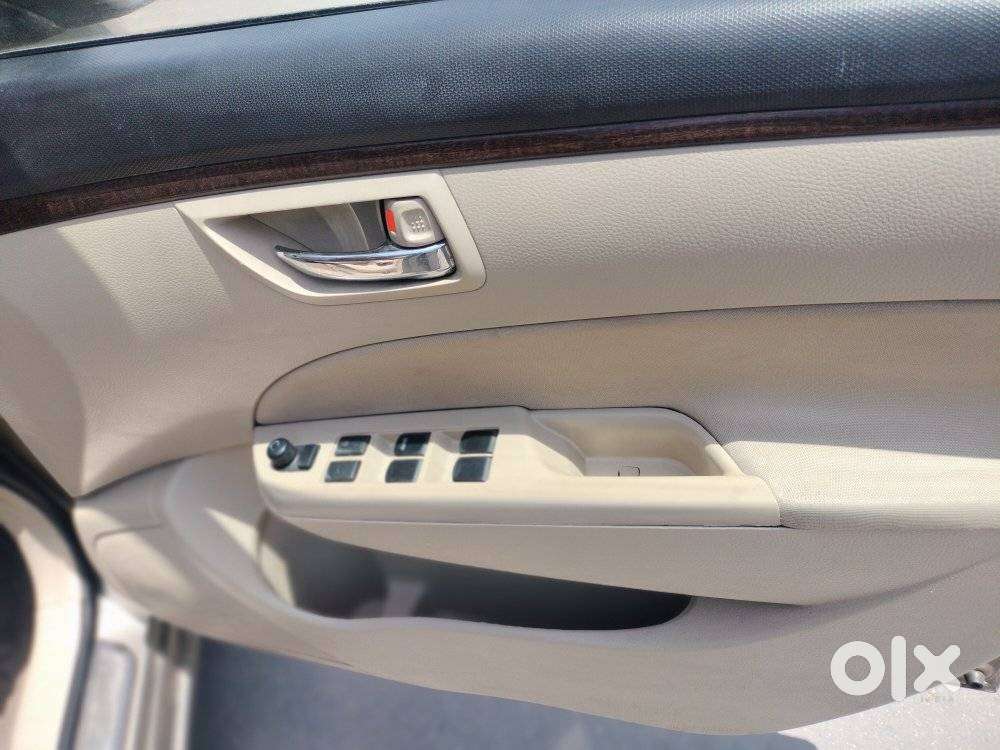 Maruti Suzuki Swift Dzire 1.2 Vxi Bsiv, 2015, Petrol