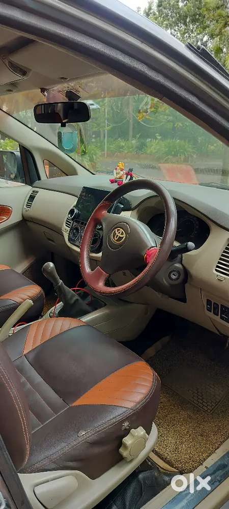 Toyota Innova 2011