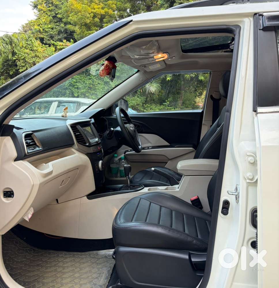 Mahindra Xuv300 Diesel 2021 W6 (o) Sunroof Automatic 24900 Km
