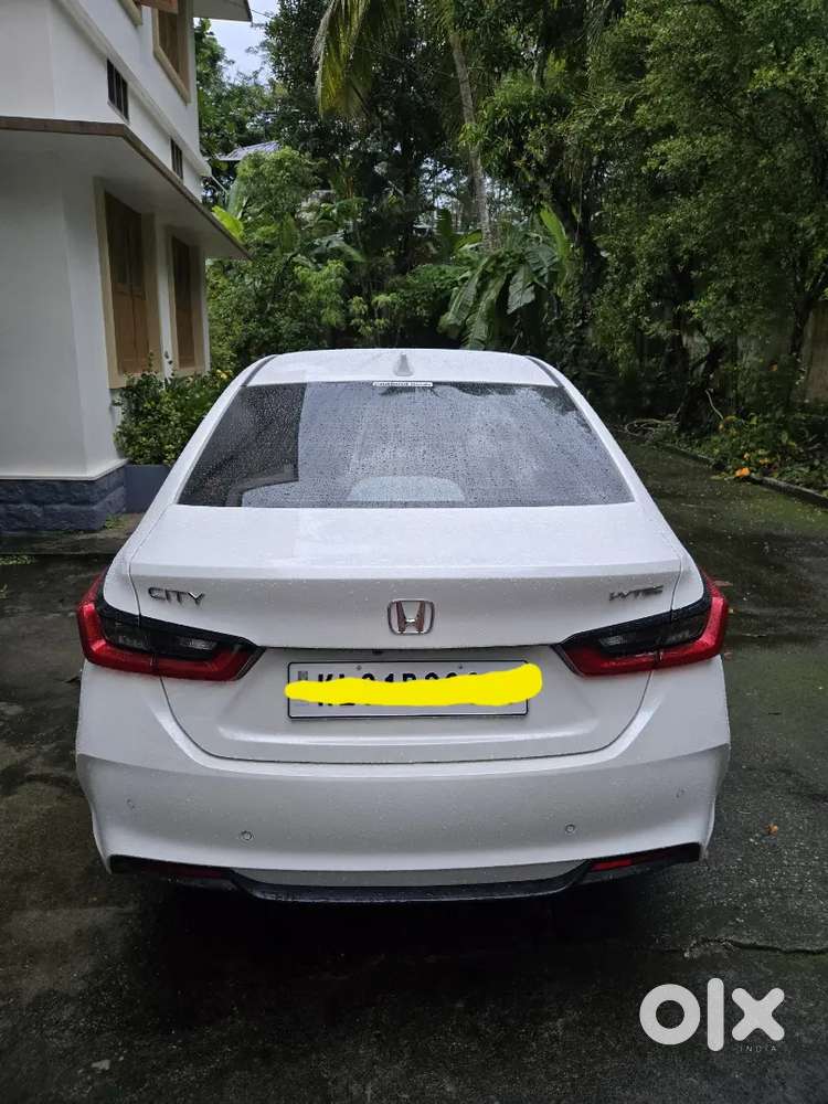 Pearl White Single Owner Honda City 2025 Petrol 20000 Km Driven