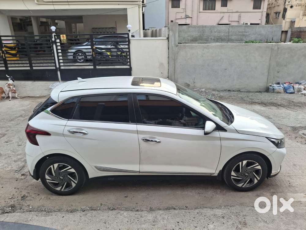 Hyundai I20 Asta (o) 1.2 Mt Dual Tone, 2023, Petrol