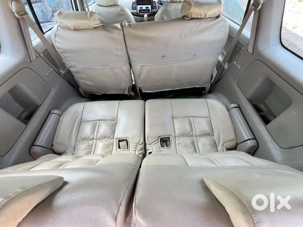 Toyota Innova 2012 Diesel 280000 Km Driven