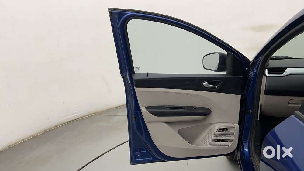 Renault Triber Rxz Easy-r Amt, 2021, Petrol