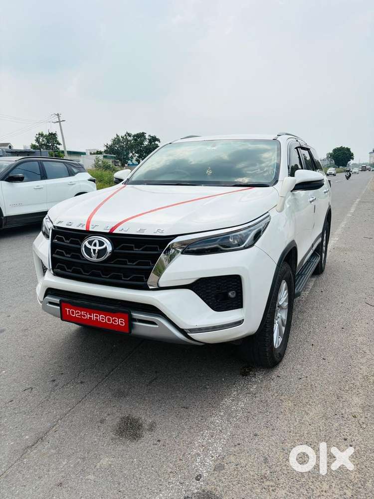 Toyota Fortuner Diesel 4x4 2024 New Tyre New Inursance Showroom Car