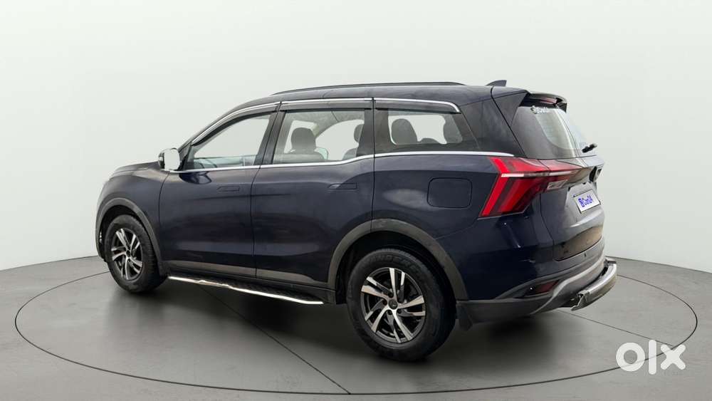 Mahindra Xuv700 2.0 Ax 5 Petrol Mt 7 Str, 2023, Petrol