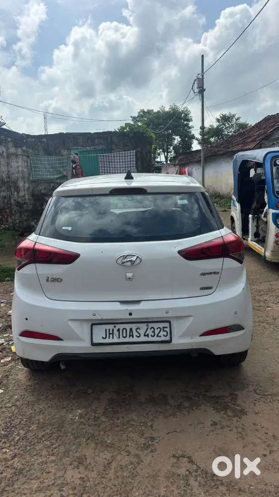 Hyundai I20 2014 Diesel Well Maintained 67000 Km Driven