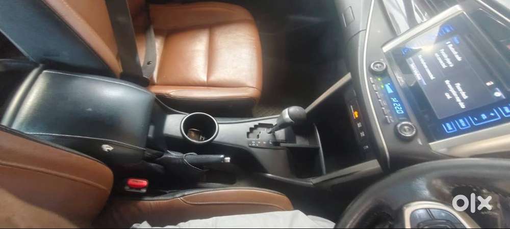 Toyota Innova Crysta 2016 Diesel 150000 Km Driven