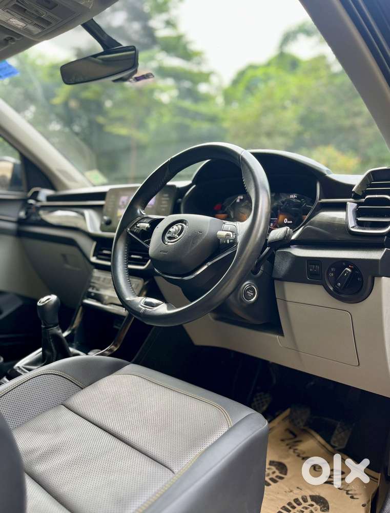 Skoda Kushaq 1.0 Tsi Style, 2023, Petrol