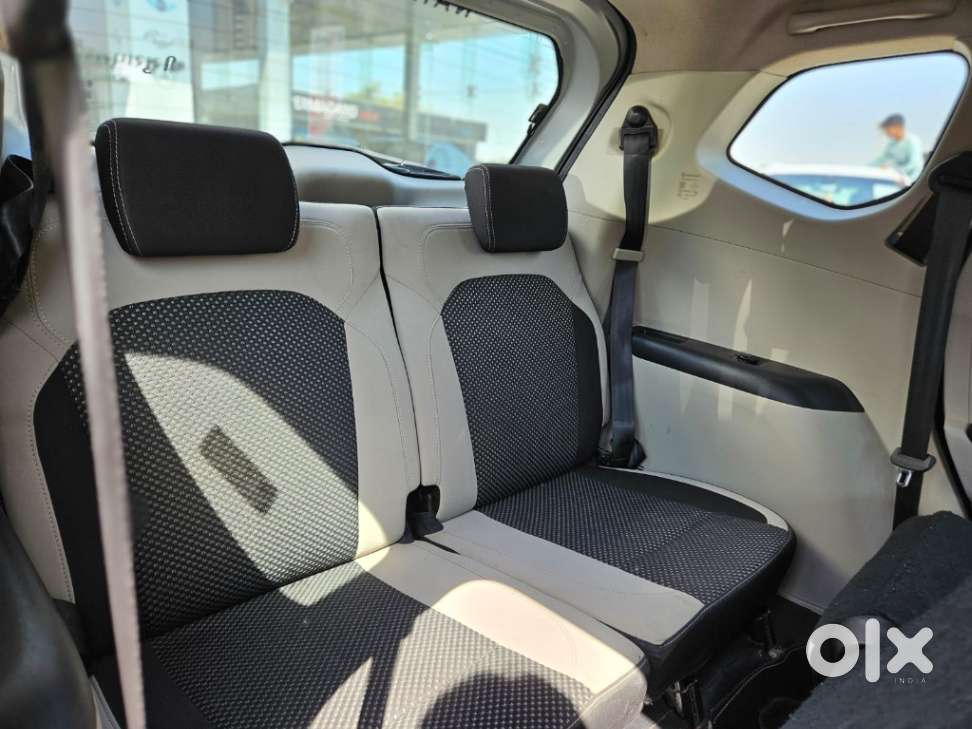 Renault Triber Rxz, 2022, Petrol