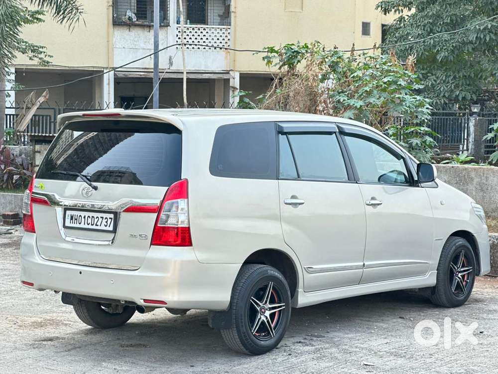 Toyota Innova 2.5 Gx (diesel) 8 Seater Bs Iv, 2015, Diesel