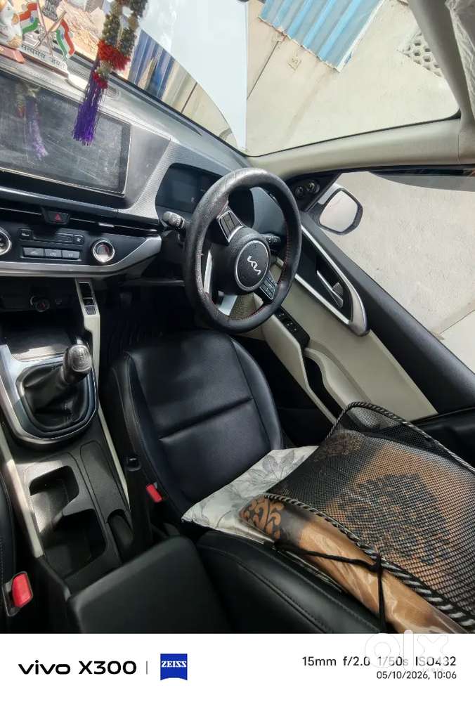 Kia Carens 2023 Petrol Well Maintained