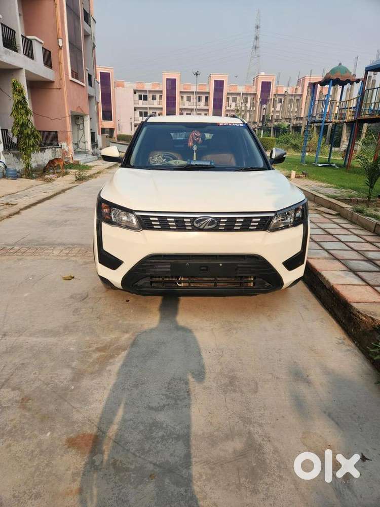 Mahindra Petrol Car 2020