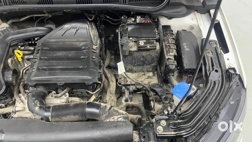 Skoda Slavia Ambition 1.0l Tsi At, 2022, Petrol