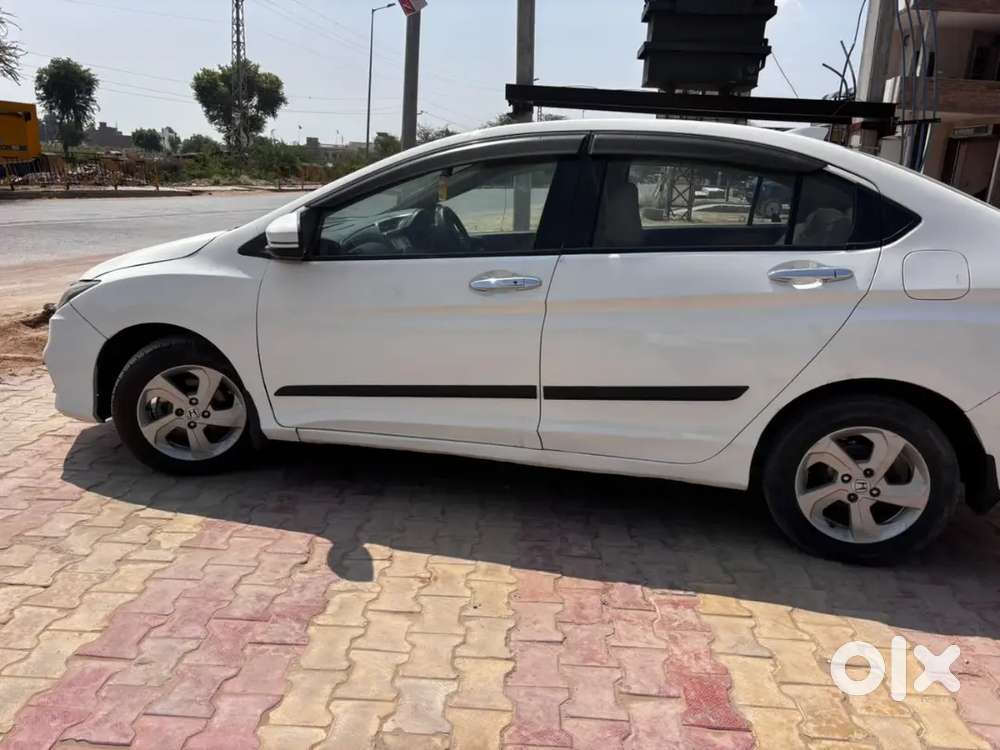 Hyundai Xcent 2015 Model